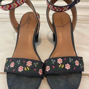 really nice hills blue with flowers like new